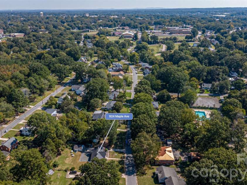 924 Maple Avenue, Salisbury, NC 28144.  MLS# CAR4429731, YatesRealty ID 56504. 