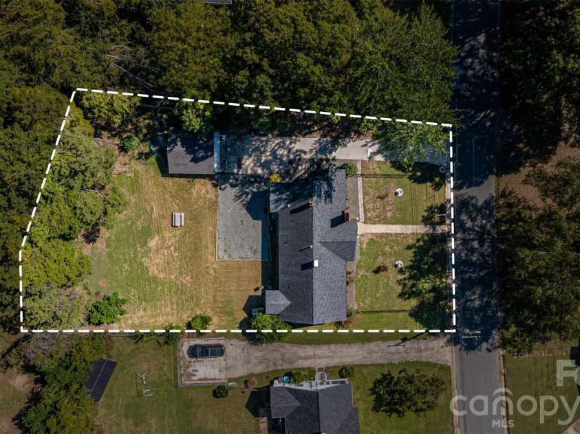 924 Maple Avenue, Salisbury, NC 28144.  MLS# CAR4429731, YatesRealty ID 56504. 