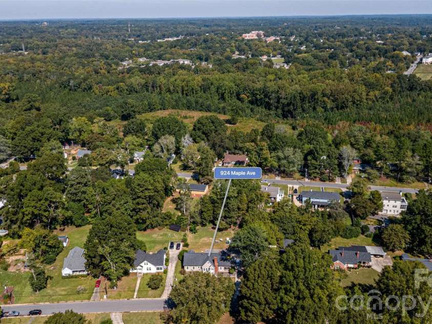 924 Maple Avenue, Salisbury, NC 28144.  MLS# CAR4429731, YatesRealty ID 56504. 