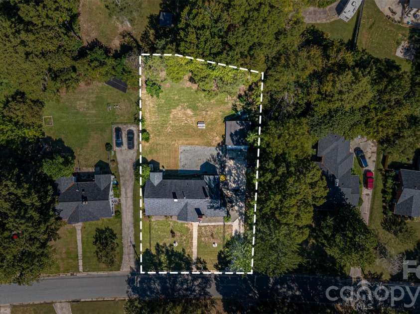 924 Maple Avenue, Salisbury, NC 28144.  MLS# CAR4429731, YatesRealty ID 56504. 