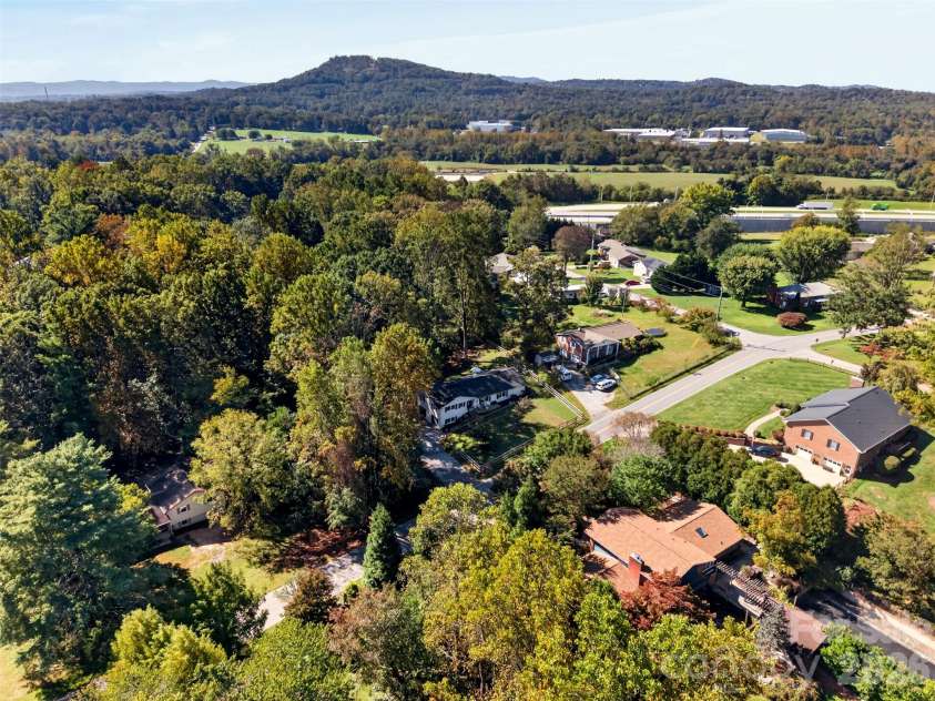 200 Whispering Hills Drive, Hendersonville, NC 28792.  MLS# CAR4429905, YatesRealty ID 56505. 
