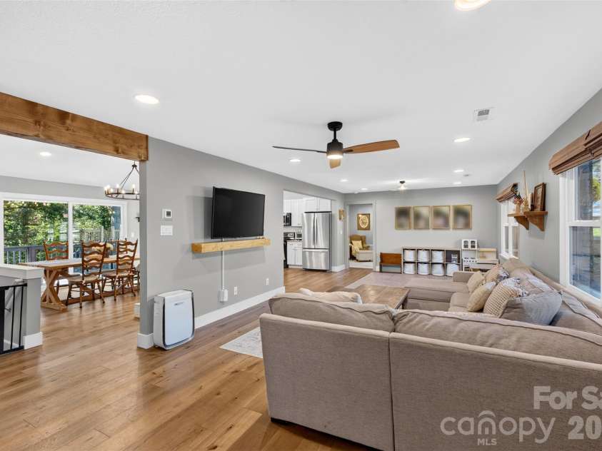 200 Whispering Hills Drive, Hendersonville, NC 28792.  MLS# CAR4429905, YatesRealty ID 56505. 