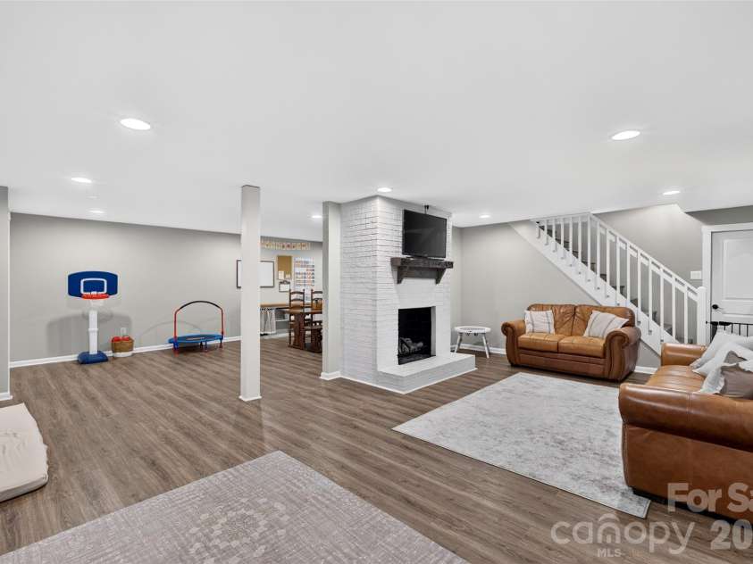 200 Whispering Hills Drive, Hendersonville, NC 28792.  MLS# CAR4429905, YatesRealty ID 56505. 