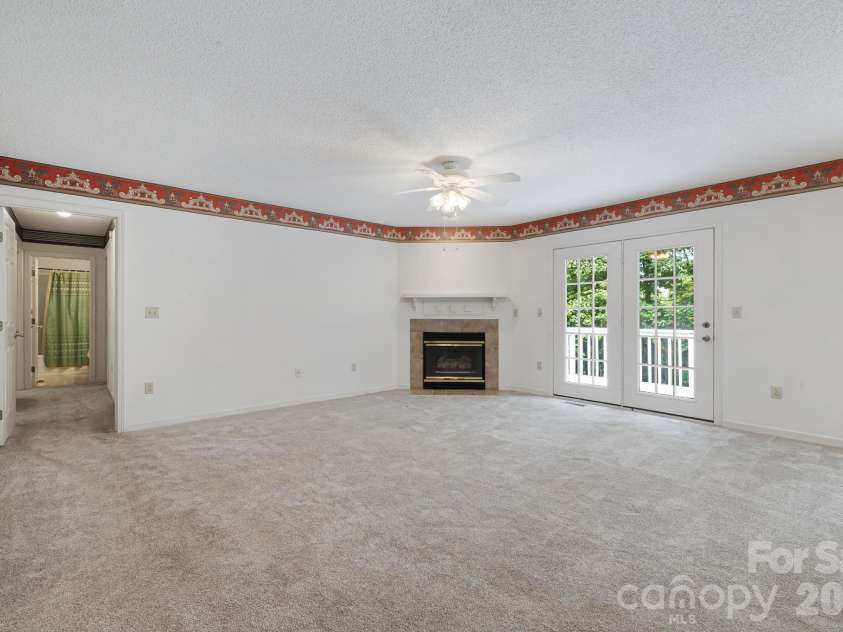 103 Tarragon Place, Flat Rock, NC 28731.  MLS# CAR4432456, YatesRealty ID 56509. 