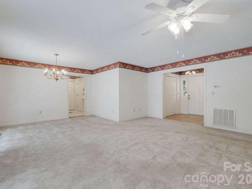 103 Tarragon Place, Flat Rock, NC 28731.  MLS# CAR4432456, YatesRealty ID 56509. 