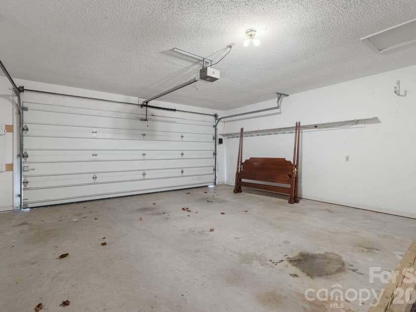 103 Tarragon Place, Flat Rock, NC 28731.  MLS# CAR4432456, YatesRealty ID 56509. 