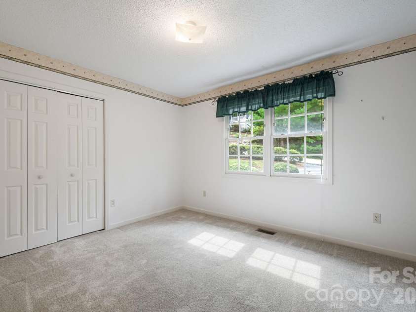 103 Tarragon Place, Flat Rock, NC 28731.  MLS# CAR4432456, YatesRealty ID 56509. 
