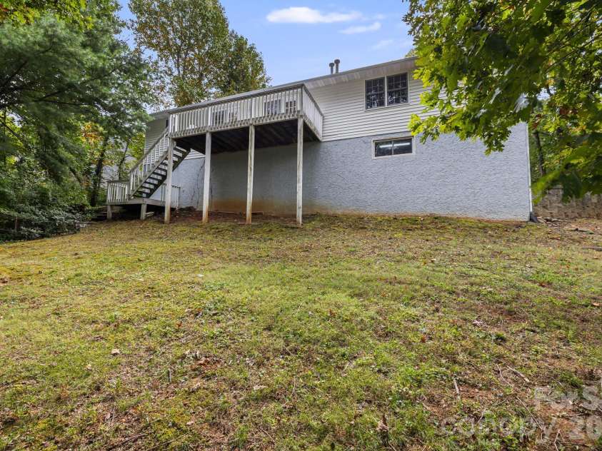 103 Tarragon Place, Flat Rock, NC 28731.  MLS# CAR4432456, YatesRealty ID 56509. 