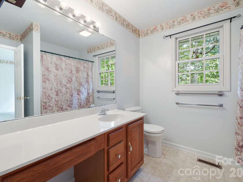 103 Tarragon Place, Flat Rock, NC 28731.  MLS# CAR4432456, YatesRealty ID 56509. Master Bathroom