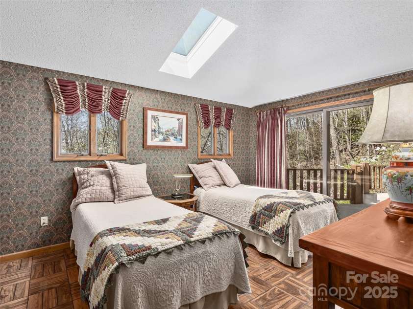 1300 Randy Drive, Hendersonville, NC 28791.  MLS# CAR4246171, YatesRealty ID 5651. 