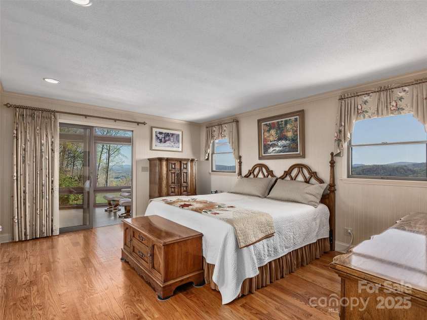 1300 Randy Drive, Hendersonville, NC 28791.  MLS# CAR4246171, YatesRealty ID 5651. 