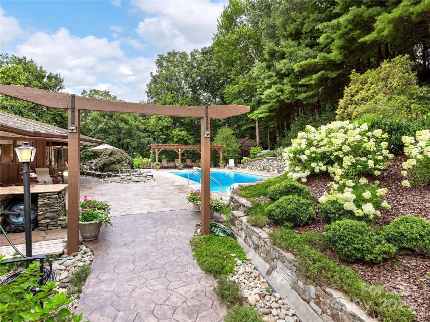 1300 Randy Drive, Hendersonville, NC 28791.  MLS# CAR4246171, YatesRealty ID 5651. 