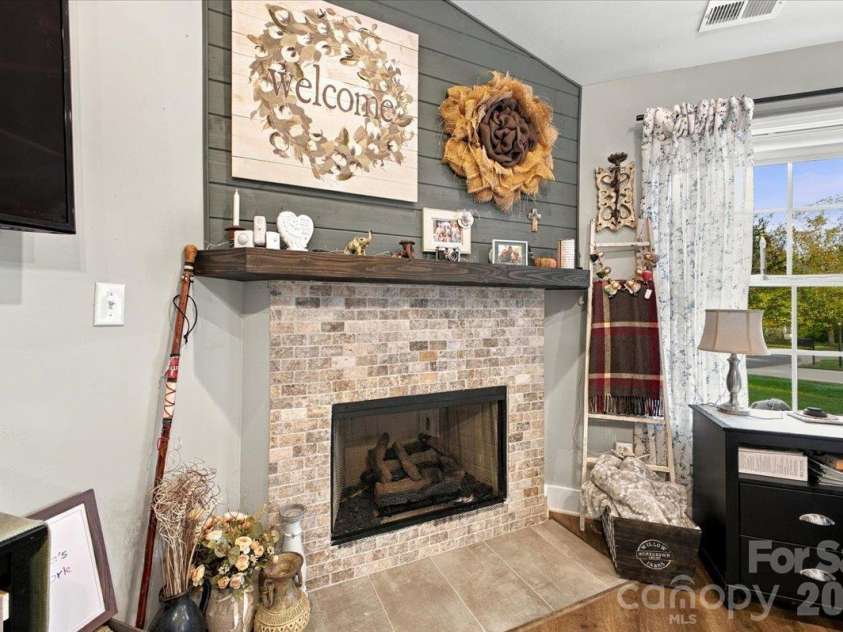 546 Pennyfields Lane, Clover, SC 29710.  MLS# CAR4434239, YatesRealty ID 56511. 
