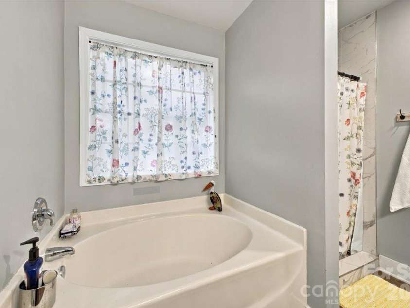 546 Pennyfields Lane, Clover, SC 29710.  MLS# CAR4434239, YatesRealty ID 56511. 
