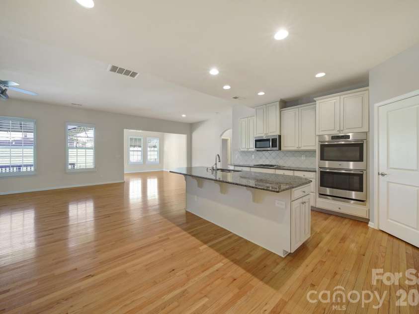 11701 Banter Lane, Huntersville, NC 28078.  MLS# CAR4434353, YatesRealty ID 56513. 