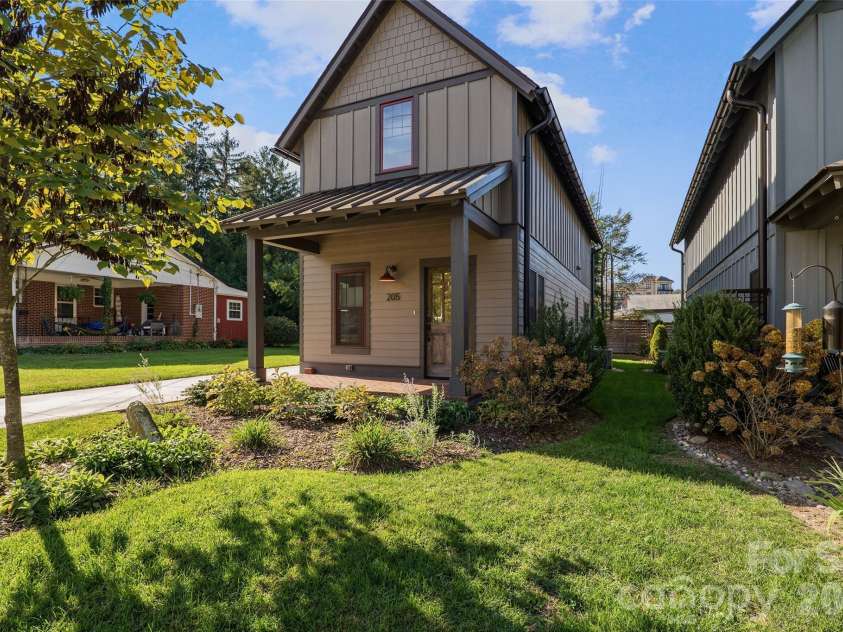 205 Johnson Street, Brevard, NC 28712.  MLS# CAR4433841, YatesRealty ID 56515. 