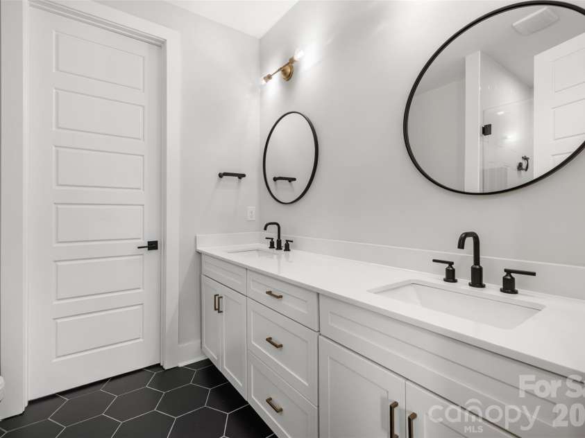 3449 Byrnes Street, Charlotte, NC 28205.  MLS# CAR4433604, YatesRealty ID 56517. 