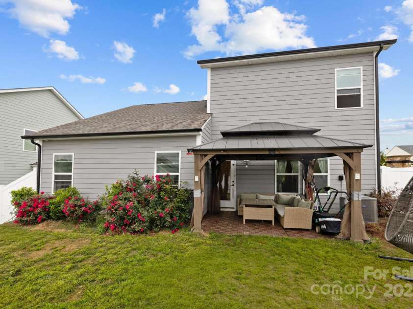 201 Bennett Trail Drive, Mount Holly, NC 28120.  MLS# CAR4224471, YatesRealty ID 5652. 