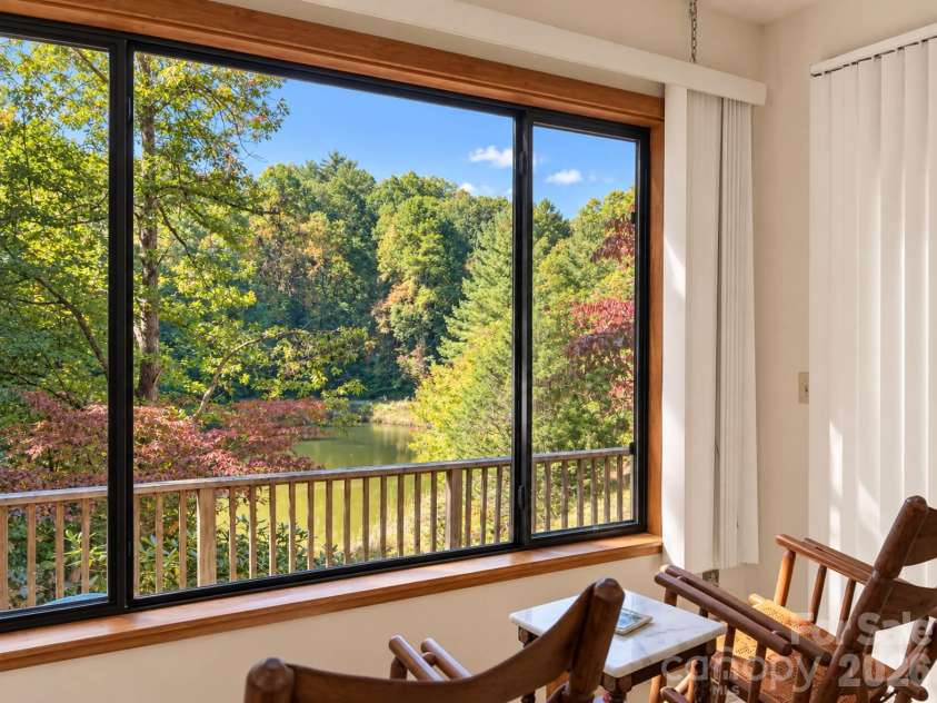 414 Bear Lake Circle, Whittier, NC 28789.  MLS# CAR4434169, YatesRealty ID 56521. 