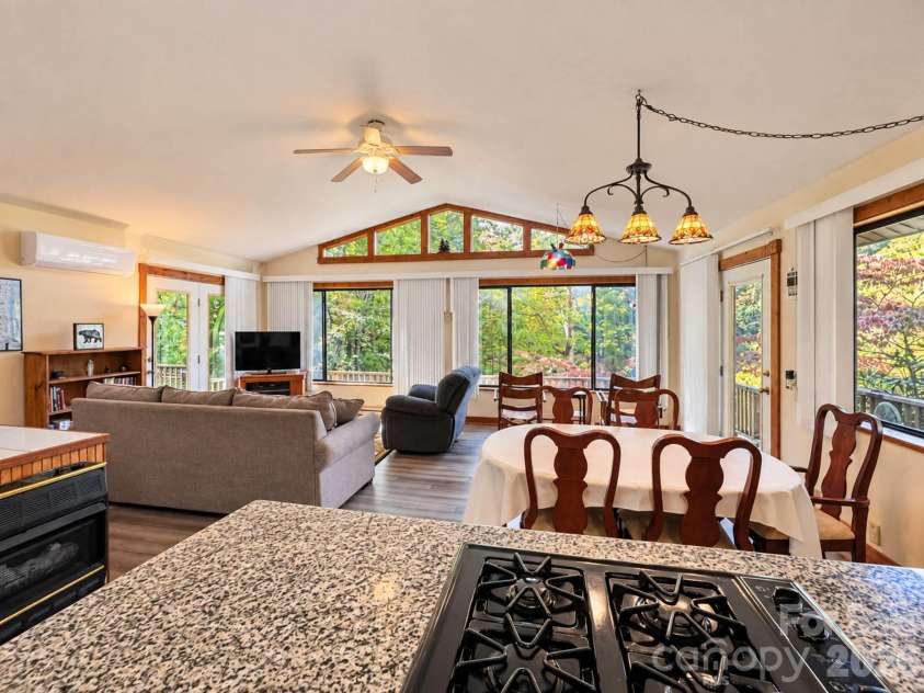 414 Bear Lake Circle, Whittier, NC 28789.  MLS# CAR4434169, YatesRealty ID 56521. 