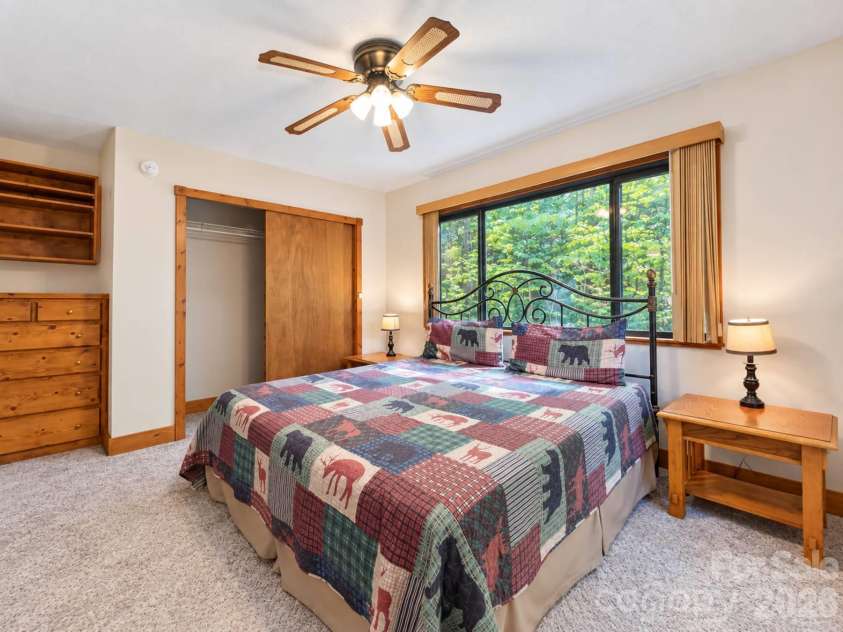 414 Bear Lake Circle, Whittier, NC 28789.  MLS# CAR4434169, YatesRealty ID 56521. 