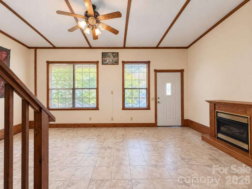 414 Bear Lake Circle, Whittier, NC 28789.  MLS# CAR4434169, YatesRealty ID 56521. 
