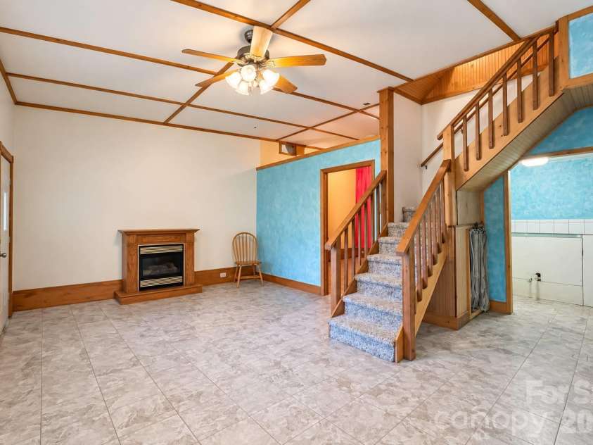 414 Bear Lake Circle, Whittier, NC 28789.  MLS# CAR4434169, YatesRealty ID 56521. 