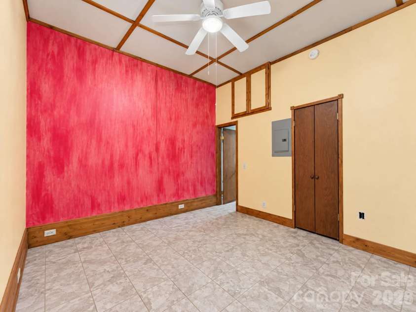 414 Bear Lake Circle, Whittier, NC 28789.  MLS# CAR4434169, YatesRealty ID 56521. 