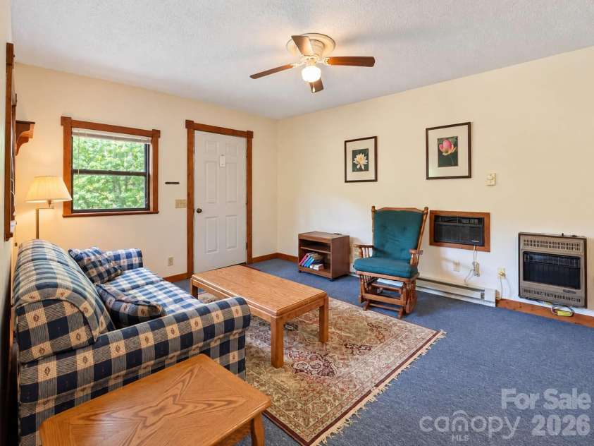 414 Bear Lake Circle, Whittier, NC 28789.  MLS# CAR4434169, YatesRealty ID 56521. 