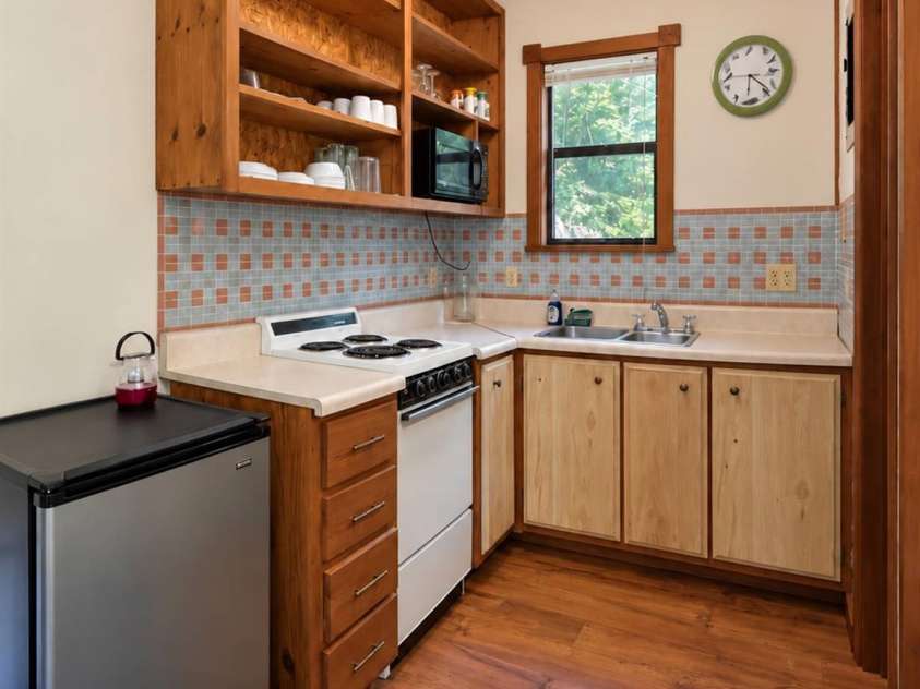 414 Bear Lake Circle, Whittier, NC 28789.  MLS# CAR4434169, YatesRealty ID 56521. 