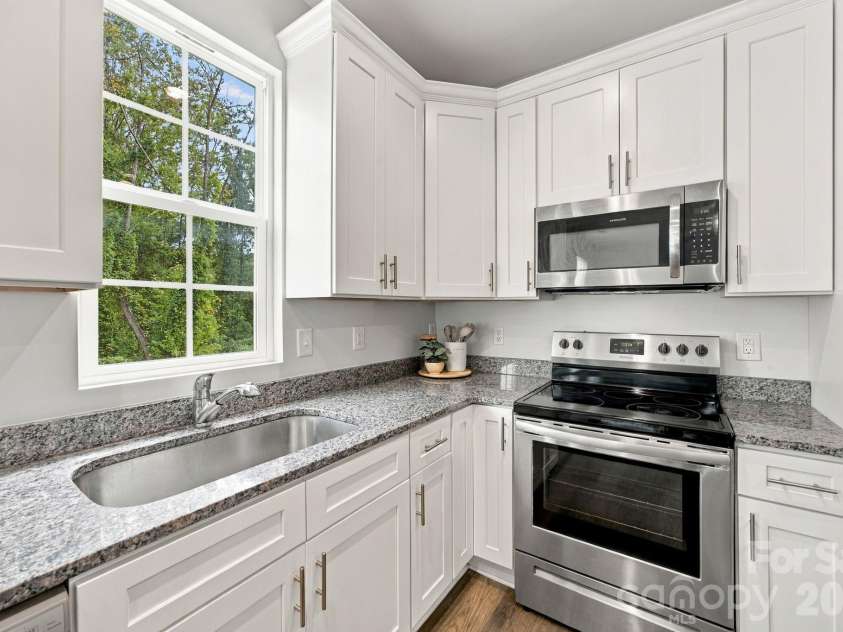 8553 Colgate Circle, Charlotte, NC 28214.  MLS# CAR4434484, YatesRealty ID 56523. 