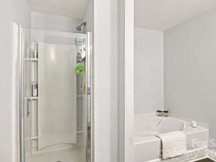 8553 Colgate Circle, Charlotte, NC 28214.  MLS# CAR4434484, YatesRealty ID 56523. 