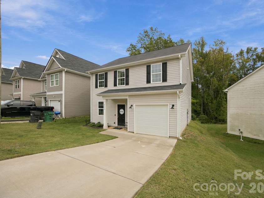 8553 Colgate Circle, Charlotte, NC 28214.  MLS# CAR4434484, YatesRealty ID 56523. 