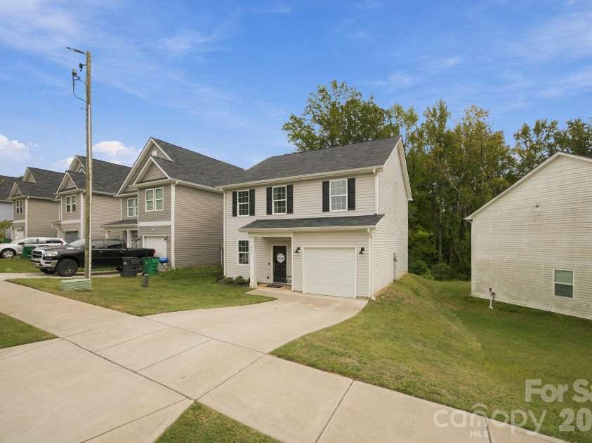 8553 Colgate Circle, Charlotte, NC 28214.  MLS# CAR4434484, YatesRealty ID 56523. 