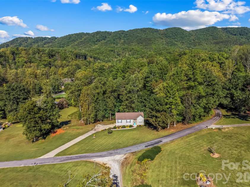 3105 Lyndhurst Drive, Lenoir, NC 28645.  MLS# CAR4434302, YatesRealty ID 56525. 