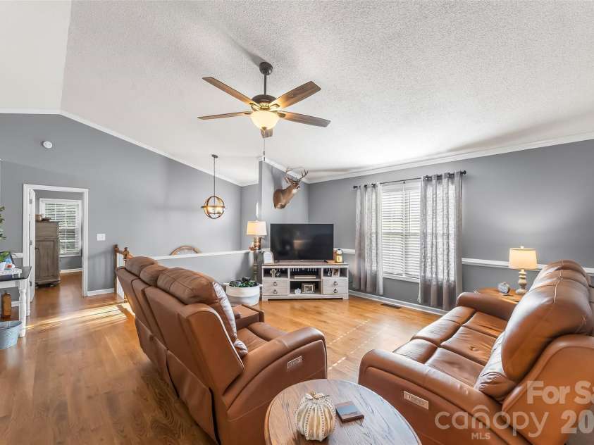 3105 Lyndhurst Drive, Lenoir, NC 28645.  MLS# CAR4434302, YatesRealty ID 56525. 