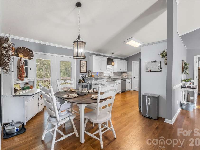 3105 Lyndhurst Drive, Lenoir, NC 28645.  MLS# CAR4434302, YatesRealty ID 56525. 