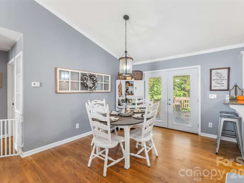 3105 Lyndhurst Drive, Lenoir, NC 28645.  MLS# CAR4434302, YatesRealty ID 56525. 