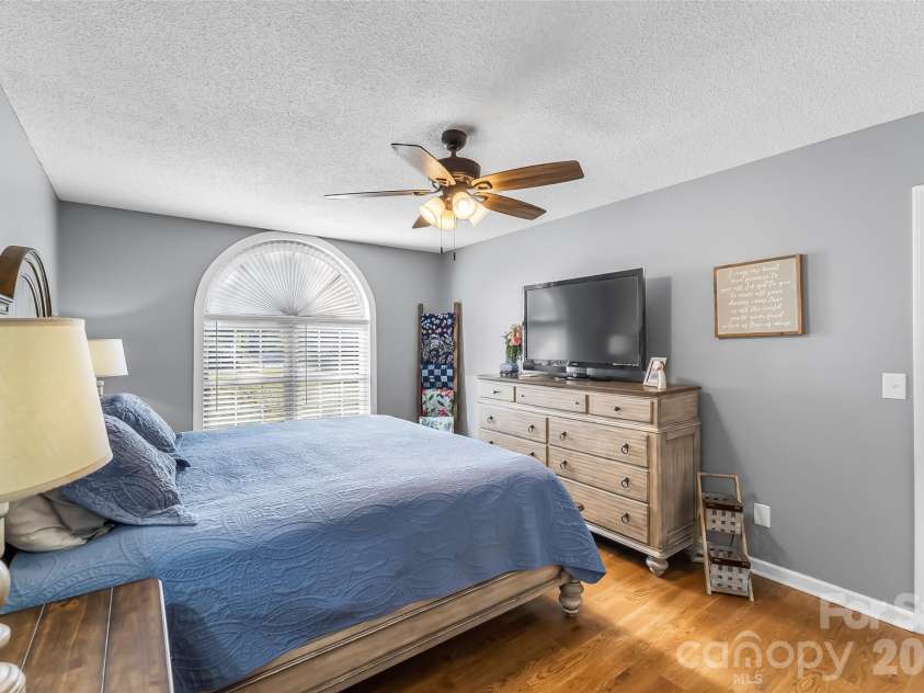 3105 Lyndhurst Drive, Lenoir, NC 28645.  MLS# CAR4434302, YatesRealty ID 56525. 