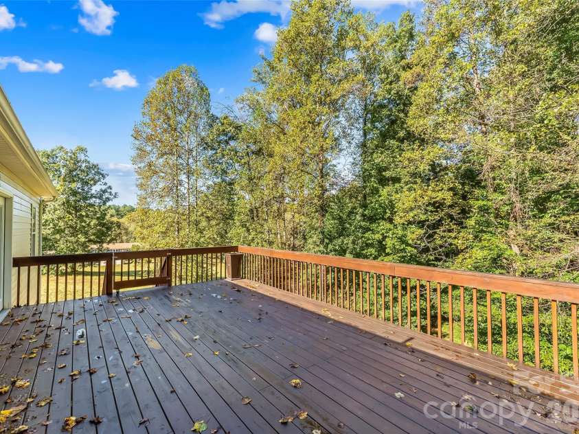 3105 Lyndhurst Drive, Lenoir, NC 28645.  MLS# CAR4434302, YatesRealty ID 56525. 