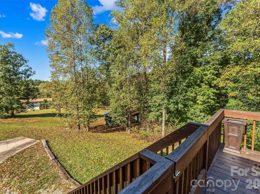 3105 Lyndhurst Drive, Lenoir, NC 28645.  MLS# CAR4434302, YatesRealty ID 56525. 
