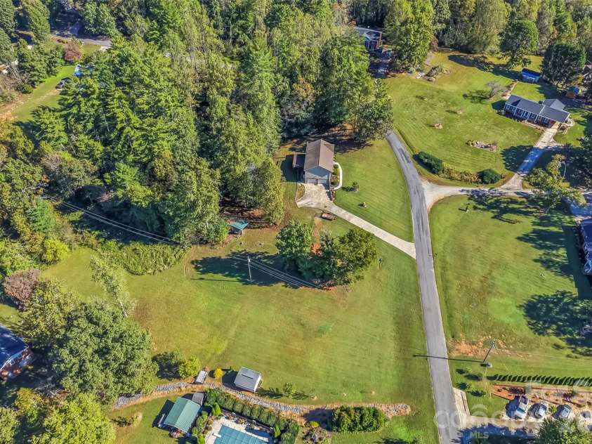 3105 Lyndhurst Drive, Lenoir, NC 28645.  MLS# CAR4434302, YatesRealty ID 56525. 