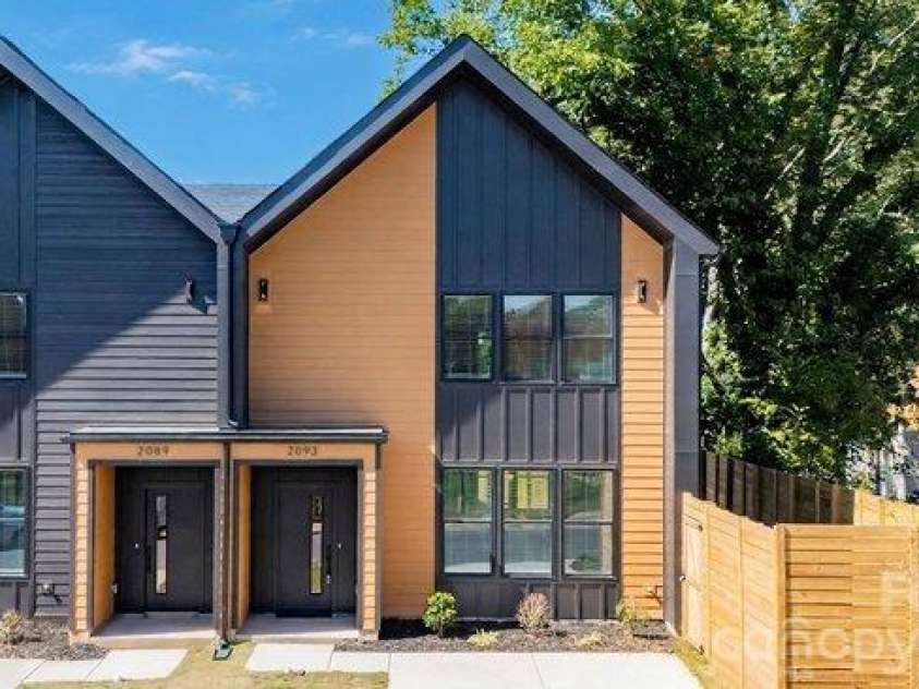 2093 Custer Street, Charlotte, NC 28216.  MLS# CAR4433469, YatesRealty ID 56528. 