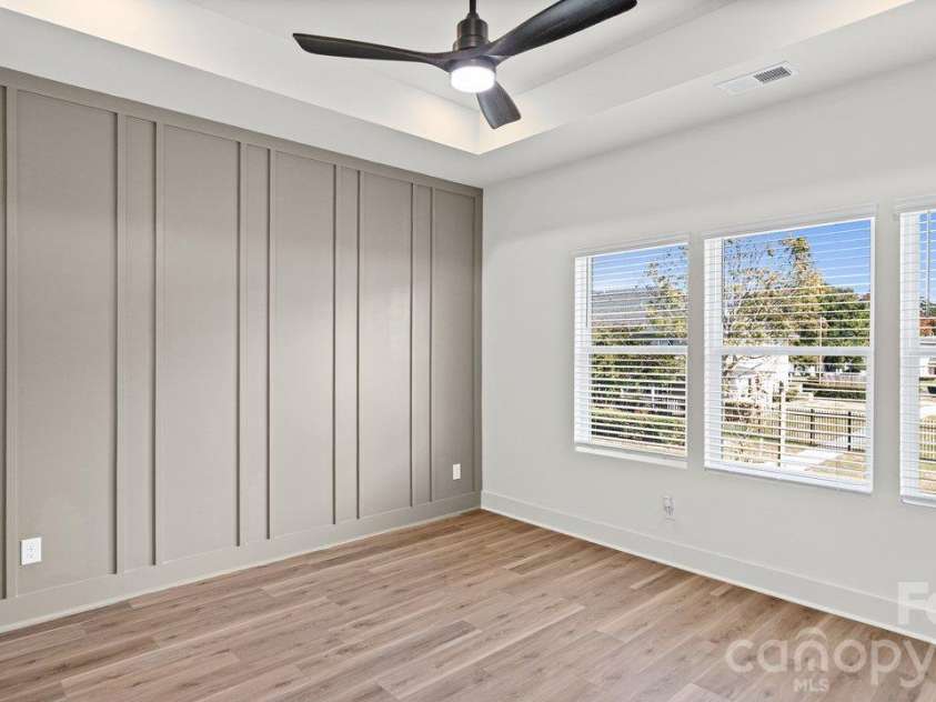 2093 Custer Street, Charlotte, NC 28216.  MLS# CAR4433469, YatesRealty ID 56528. 