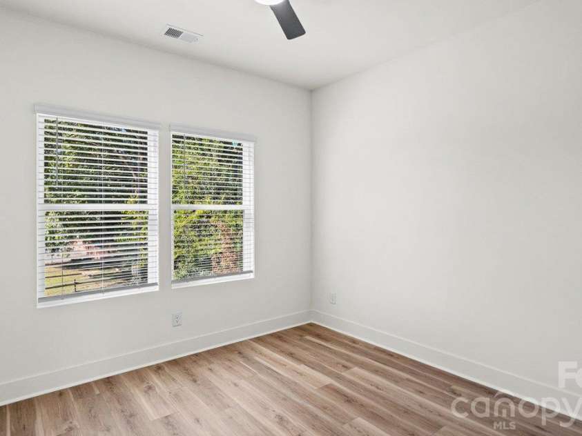 2093 Custer Street, Charlotte, NC 28216.  MLS# CAR4433469, YatesRealty ID 56528. 
