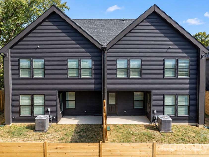 2093 Custer Street, Charlotte, NC 28216.  MLS# CAR4433469, YatesRealty ID 56528. 