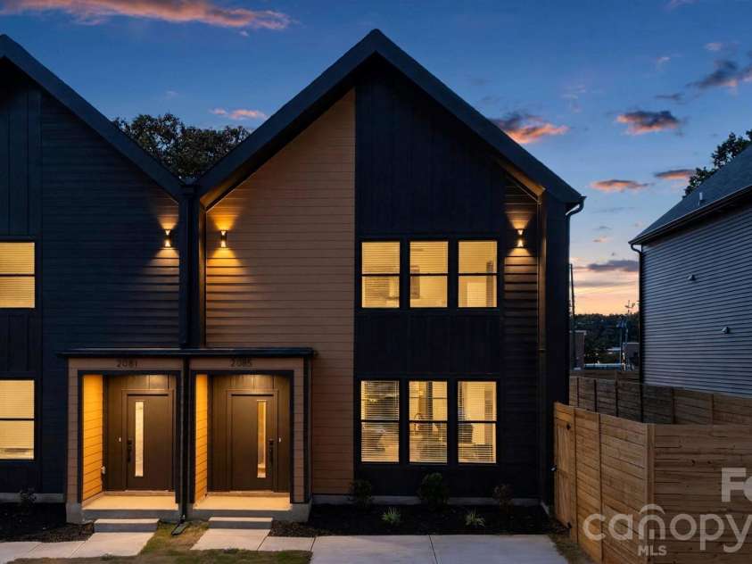2085 Custer Street, Charlotte, NC 28216.  MLS# CAR4433436, YatesRealty ID 56529. 