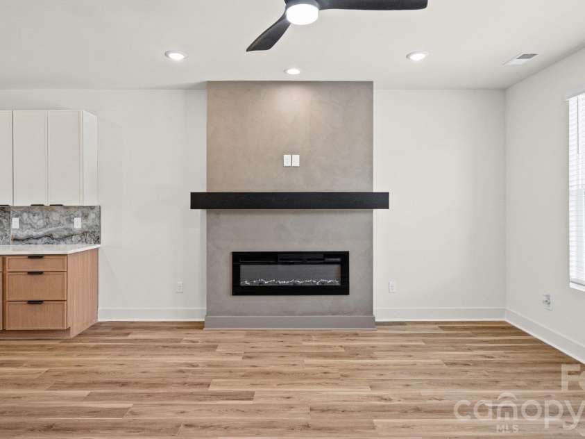 2085 Custer Street, Charlotte, NC 28216.  MLS# CAR4433436, YatesRealty ID 56529. 