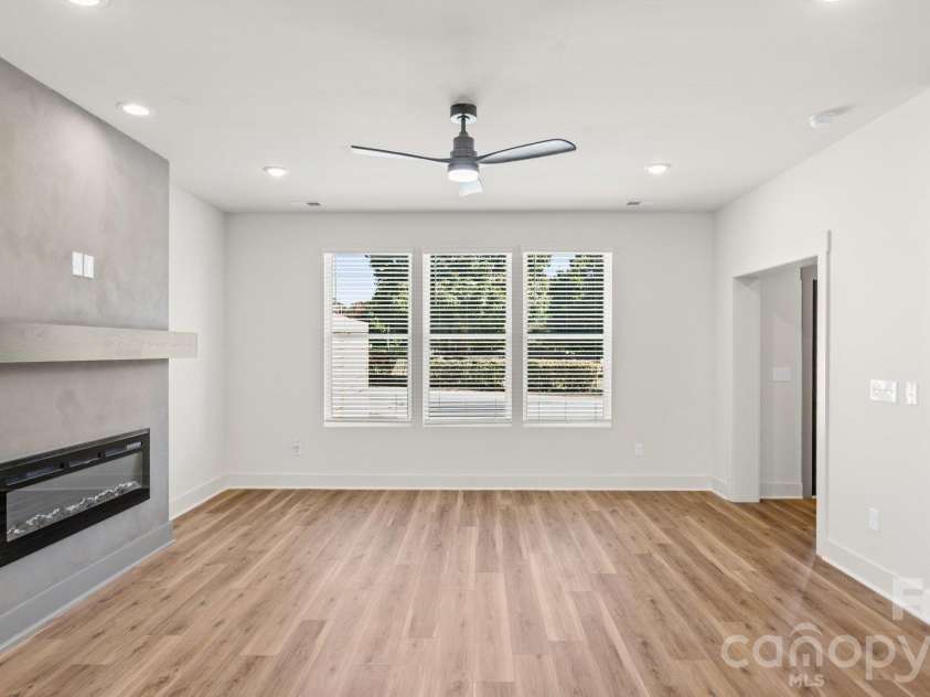 2085 Custer Street, Charlotte, NC 28216.  MLS# CAR4433436, YatesRealty ID 56529. 