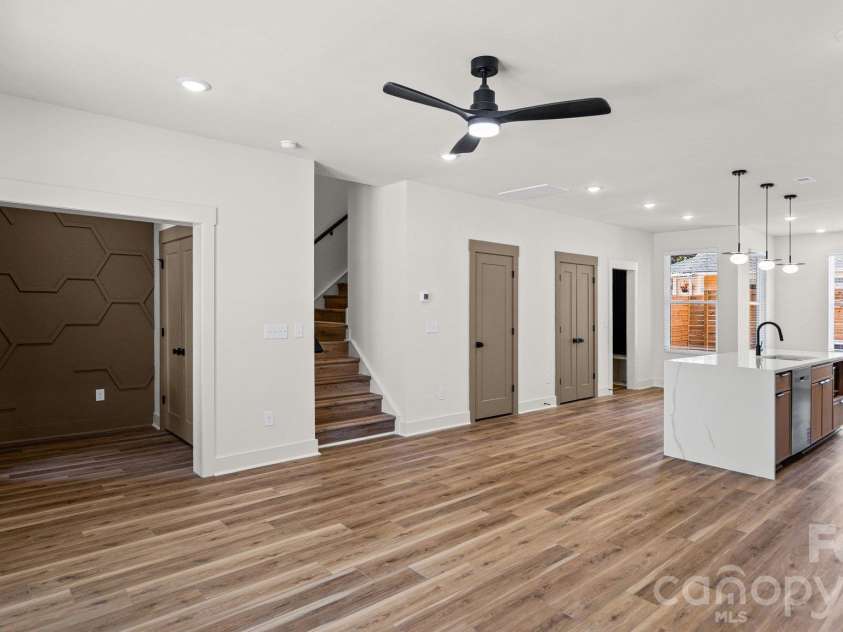 2085 Custer Street, Charlotte, NC 28216.  MLS# CAR4433436, YatesRealty ID 56529. 